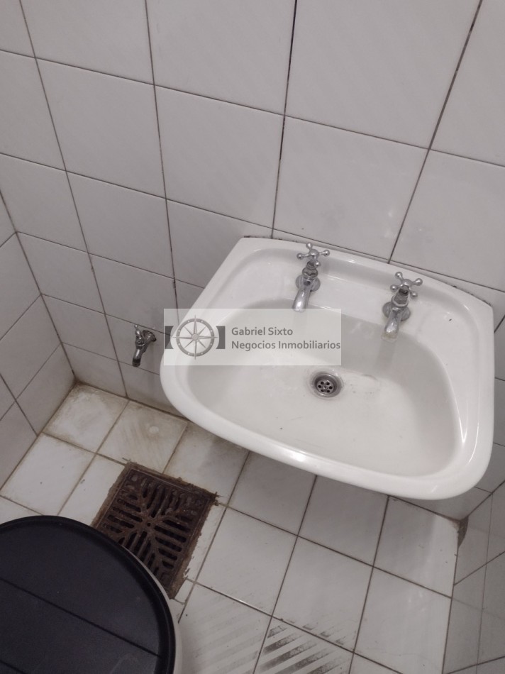 ALQUILER LOCAL COMERCIAL CARRIL GODOY CRUZ A 400 MTS DE CONTANERA (50 m2) 