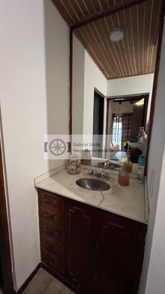 VENTA CASA EN BARRIO CERRADO DE GUAYMALLEN 3 DORM 2BÑ MUY AMPLIA 