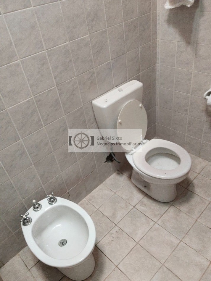 VENTA CASA B° 12 DE JUNIO NORTE LAS HERAS 2 DORM, COCHERA PASANTE 