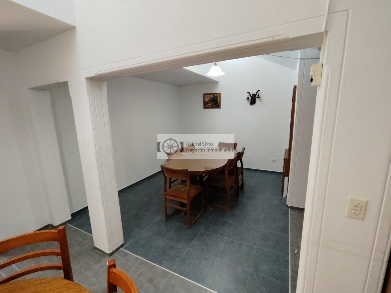 VENTA CASA LAS CATITAS CALLE PRINCIPAL E CIVIT A MTS DE POLICIA 3 DORM. 2 BÑ, LOCAL COCHERAS