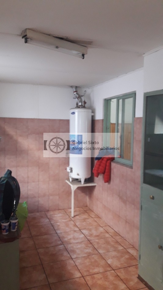 VENTA PROPIEDAD GUAYMALLEN CON 2 LOCALES Y 2 DEPTOS. COMPLEJO COMPLETO 