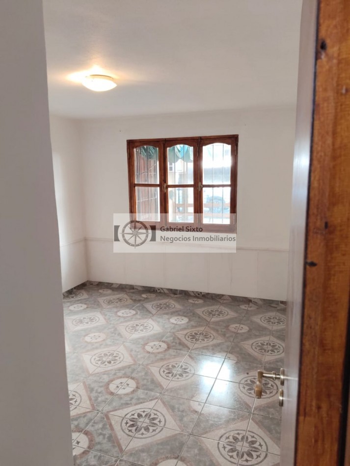 VENTA DEPTO PLANTA BAJA LAS HERAS A MTS DE SAN MARTIN, 2 DORM, COCHERA, PATIO, MUY LINDO!!!