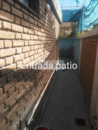 VENTA CASA B° SUPE GODOY CRUZ AMPLIA