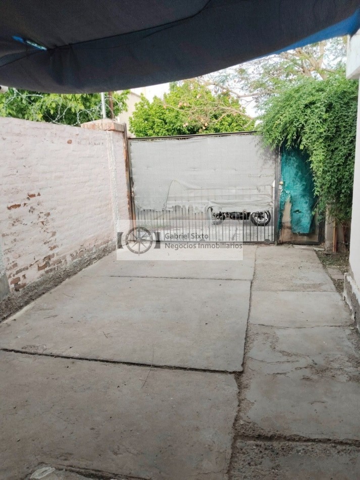 VENTA CASA B° 12 DE JUNIO NORTE LAS HERAS 2 DORM, COCHERA PASANTE 