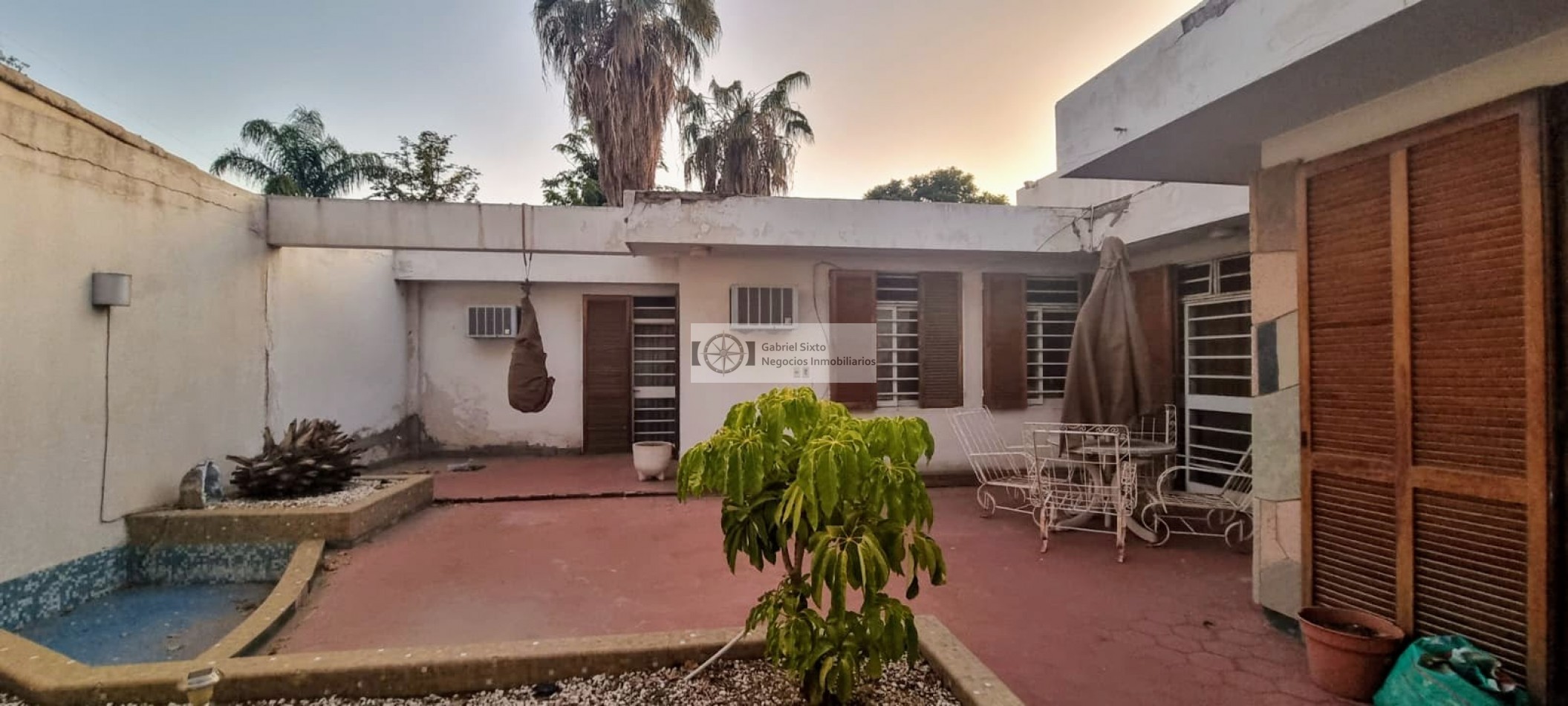 VENTA CASA MUY GRANDE sobre calle Bandera de Los Andes. IDEAL DESARROLLO INMOBILIARIO 