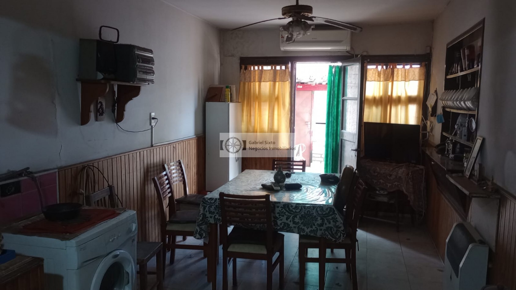 VENTA CASA EN DORREGO SOBRE CIPOLLETTI CASI COBOS, EXCELENTE UBICACION 