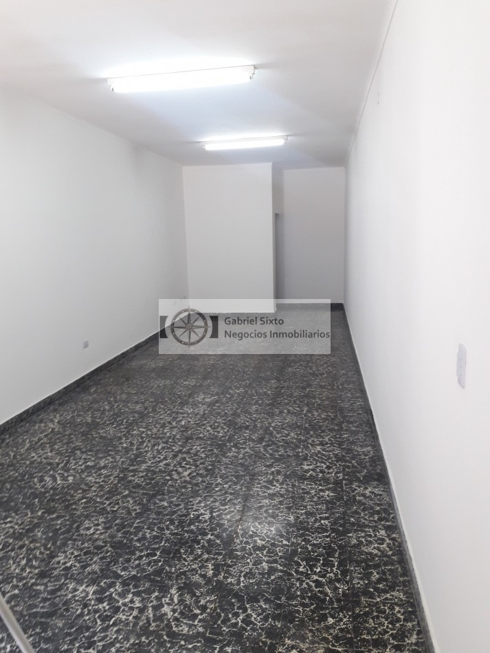ALQUILER LOCAL COMERCIAL CARRIL GODOY CRUZ A 400 MTS DE CONTANERA (50 m2) 