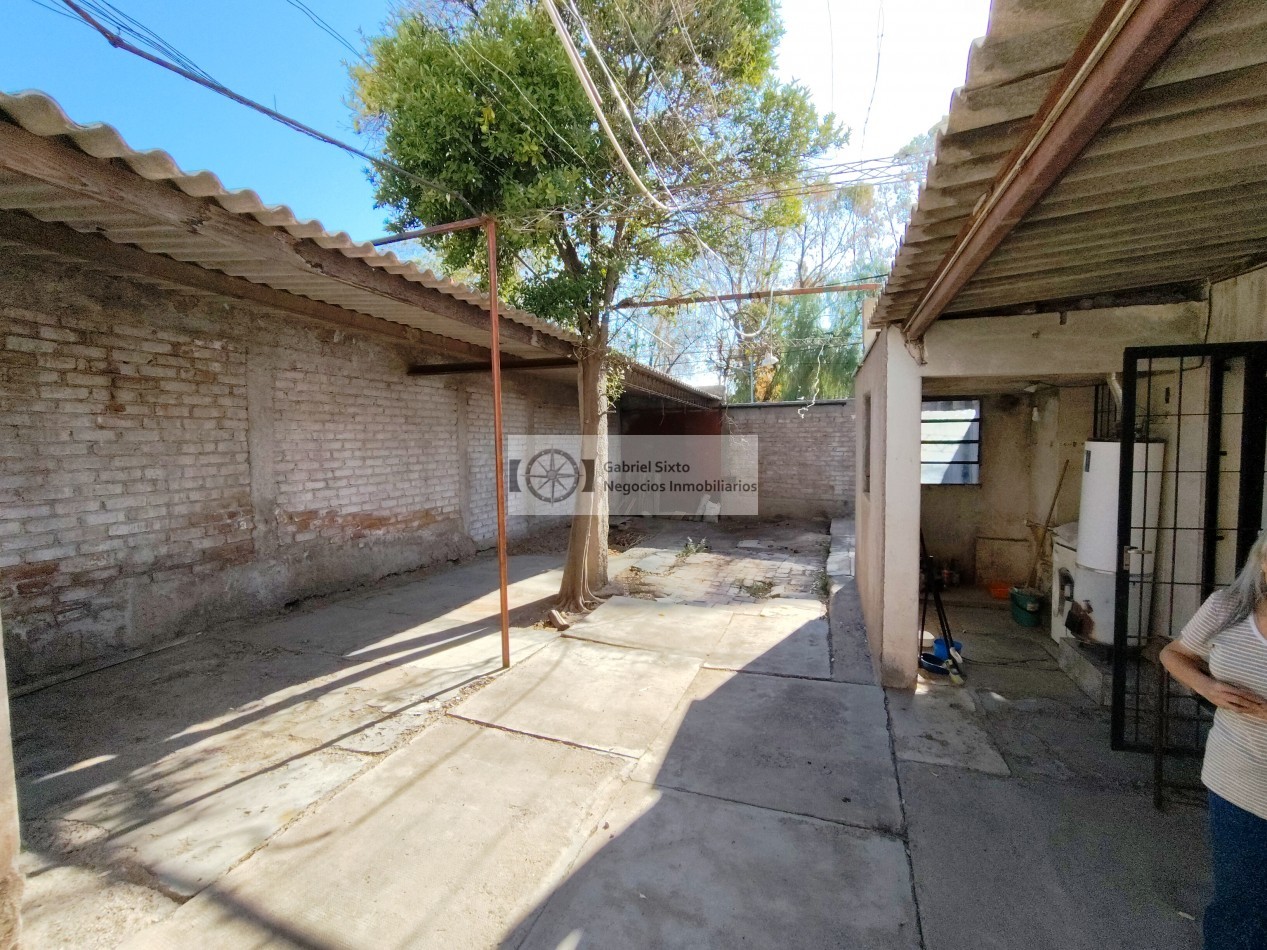 VENTA CASA ESQUINA B° SUPE (Sunchales Oeste y Chaco) 3 dorm cochera muy amplia
