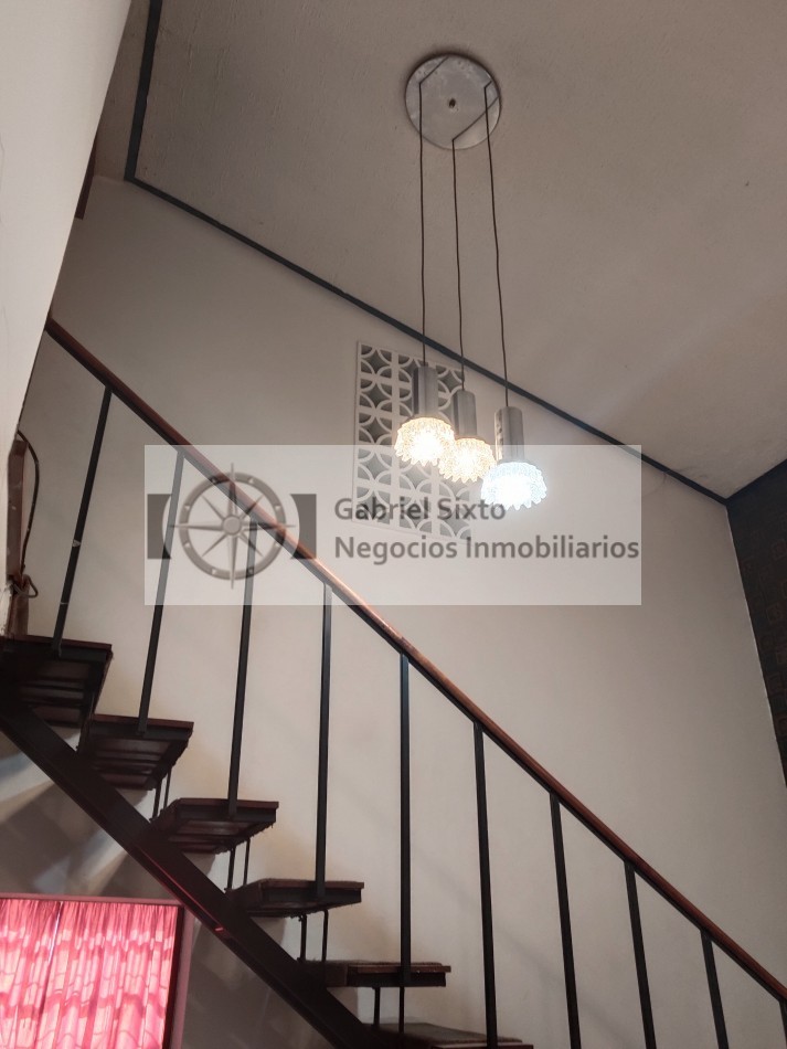 VENTA CASA ESQUINA P DE LOS ANDES Y FADER 6ta secc.  IMPECABLE 