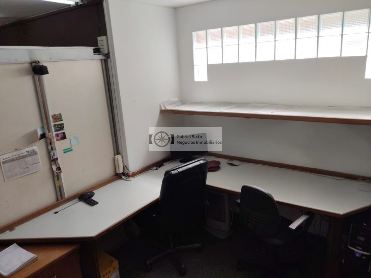 ALQUILER OFICINA CALLE RIVADAVIA Y 9 DE JULIO, IMPECABLE - 2 PRIVADOS - RECECPCION Y KICHINETTE -  SALA REUNIONES
