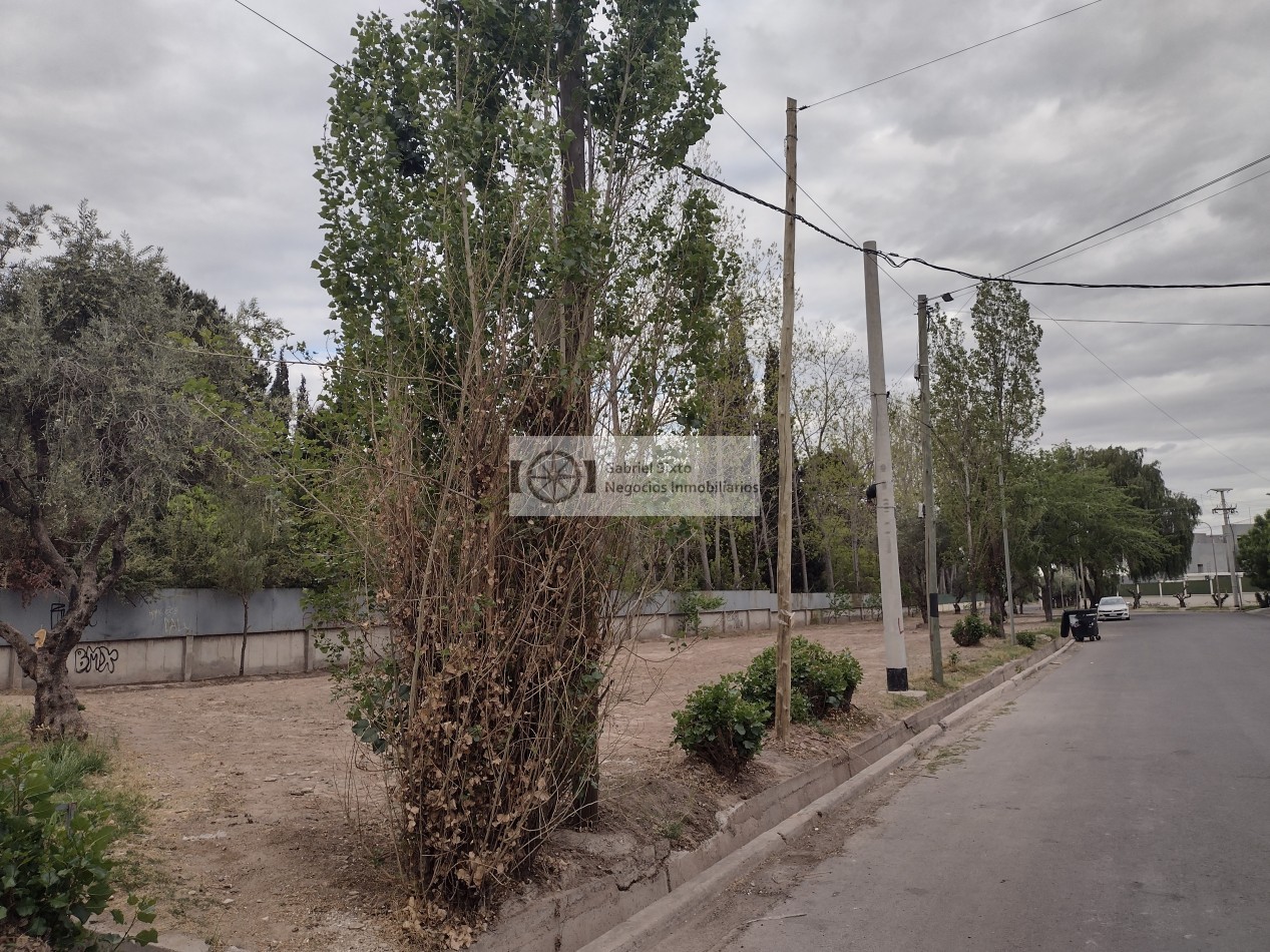 VENTA LOTE ESQUINA B° JUDICIAL ATRAS DE CARREFOUR GLLEN, EXCELENTE UBICACION