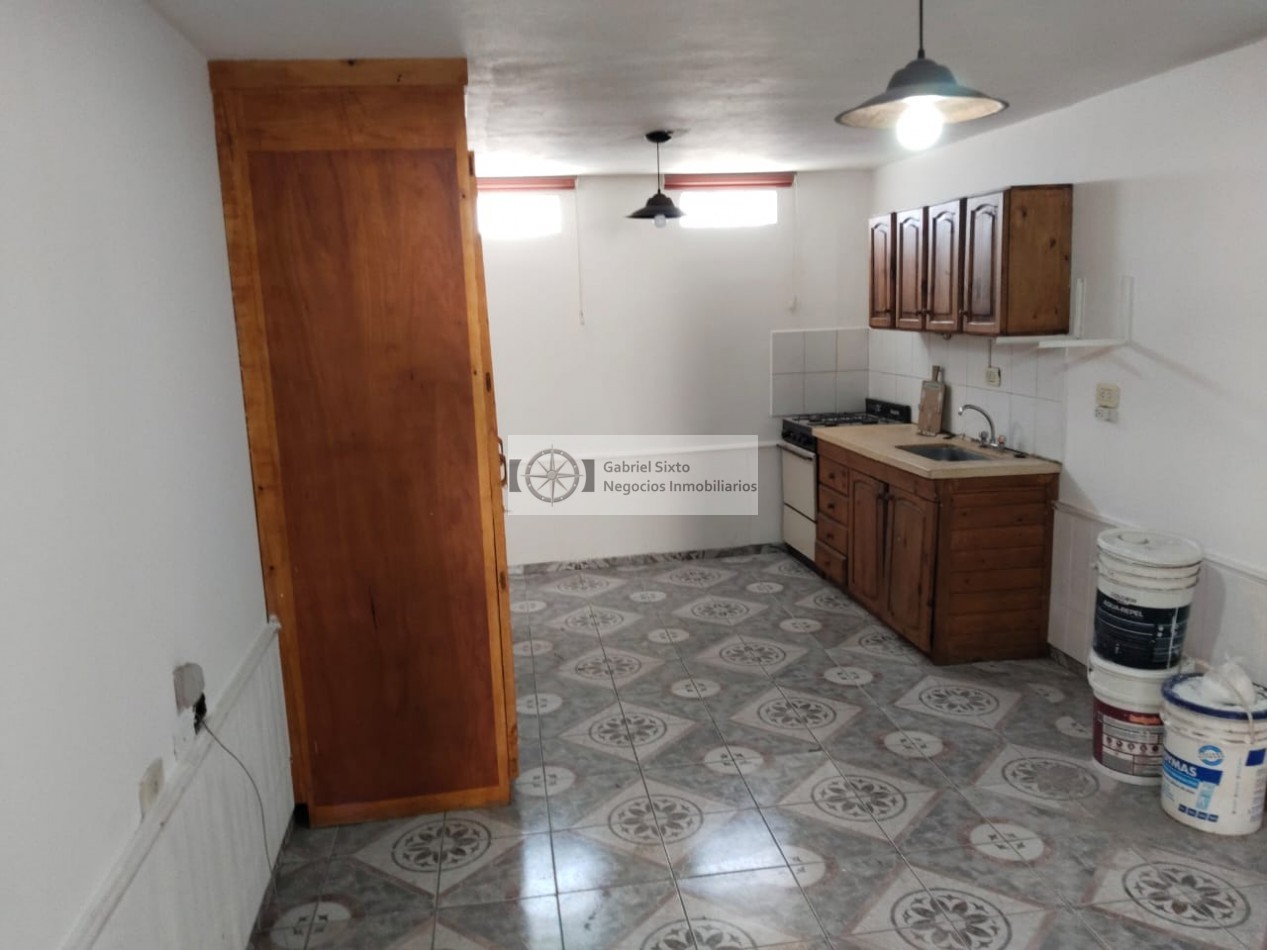 VENTA DEPTO PLANTA BAJA LAS HERAS A MTS DE SAN MARTIN, 2 DORM, COCHERA, PATIO, MUY LINDO!!!