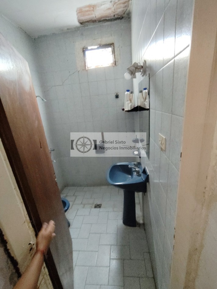 VENTA GALPON CON CASA EN LAS CATITAS A MTS DEL BANCO NACION Y 100 MTS DE CALLE PRINCIPAL