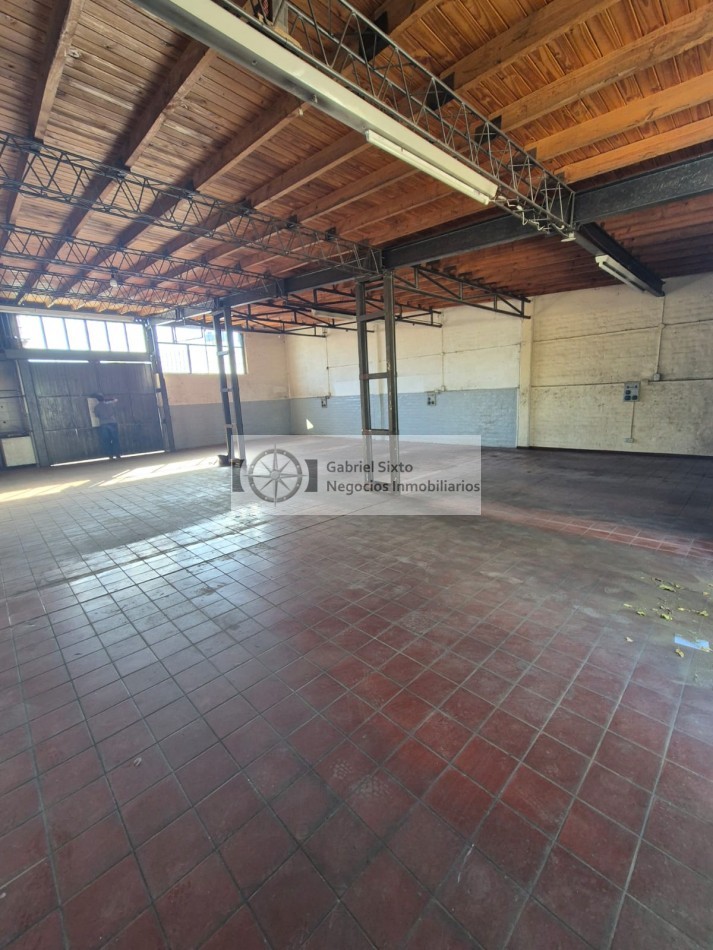 ALQUILER LOCAL COMERCIAL EN GUAYMALLEN FRENTE A LE PARC,