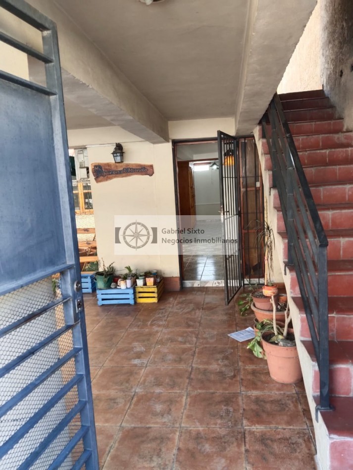 VENTA DEPTO PLANTA BAJA LAS HERAS A MTS DE SAN MARTIN, 2 DORM, COCHERA, PATIO, MUY LINDO!!!