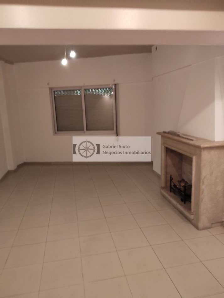 ALQUILER PROPIEDAD PARA OFICINAS, SOLO COMERCIAL UBICADA EN SAN JUAN A MTS DE MORON. 