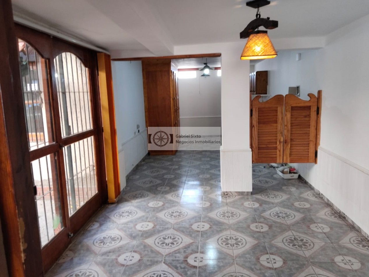 VENTA DEPTO PLANTA BAJA LAS HERAS A MTS DE SAN MARTIN, 2 DORM, COCHERA, PATIO, MUY LINDO!!!