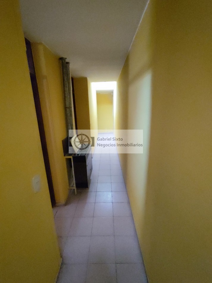 VENTA CASA LAS CATITAS CALLE PRINCIPAL E CIVIT A MTS DE POLICIA 3 DORM. 2 BÑ, LOCAL COCHERAS