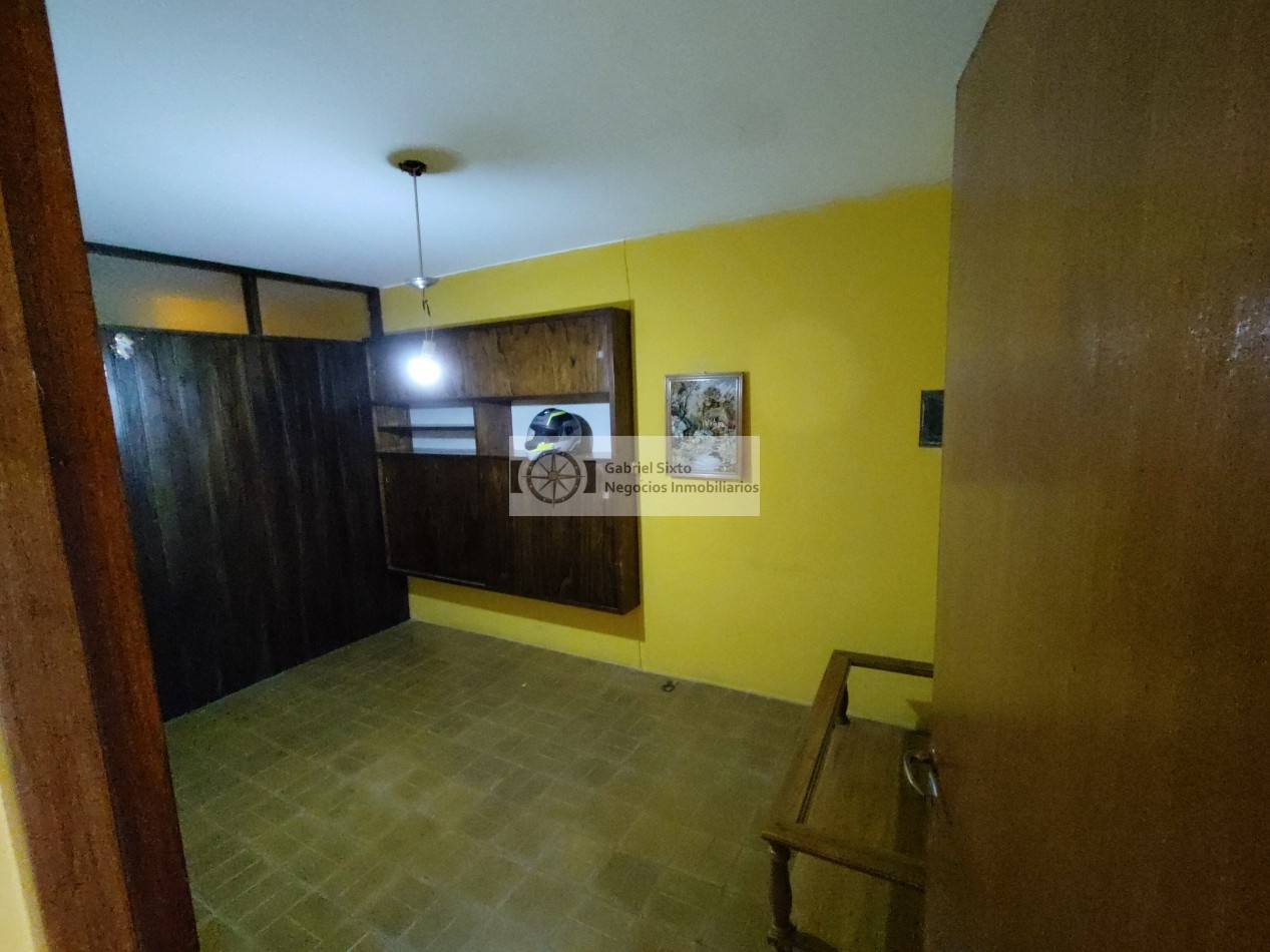 VENTA CASA LAS CATITAS CALLE PRINCIPAL E CIVIT A MTS DE POLICIA 3 DORM. 2 BÑ, LOCAL COCHERAS