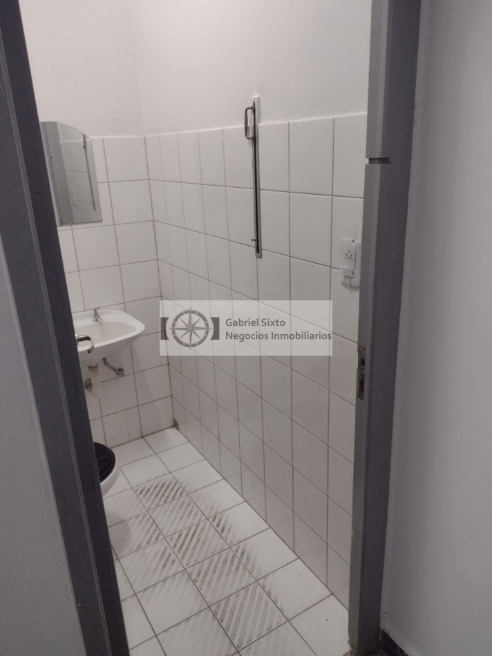 ALQUILER LOCAL COMERCIAL CARRIL GODOY CRUZ A 400 MTS DE CONTANERA (50 m2) 