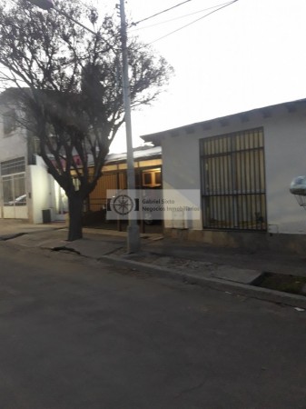 VENTA CASA B° SUPE GODOY CRUZ AMPLIA