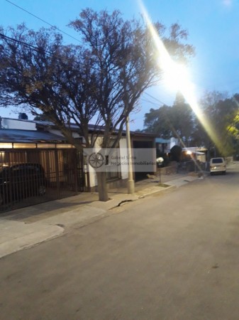 VENTA CASA B° SUPE GODOY CRUZ AMPLIA