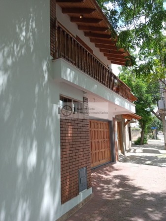 VENTA CASA CATEGORIA 6TA SECC. MENDOZA MUY AMPLIA 