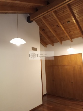 VENTA CASA CATEGORIA 6TA SECC. MENDOZA MUY AMPLIA 