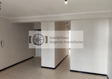 ALQUILER DEPTO 1 DORM + COCH. CIUDAD ITUZAINGO CASI CHACABUCO IMPECABLE. 
