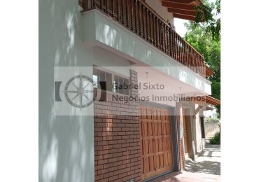 VENTA CASA CATEGORIA 6TA SECC. MENDOZA MUY AMPLIA 